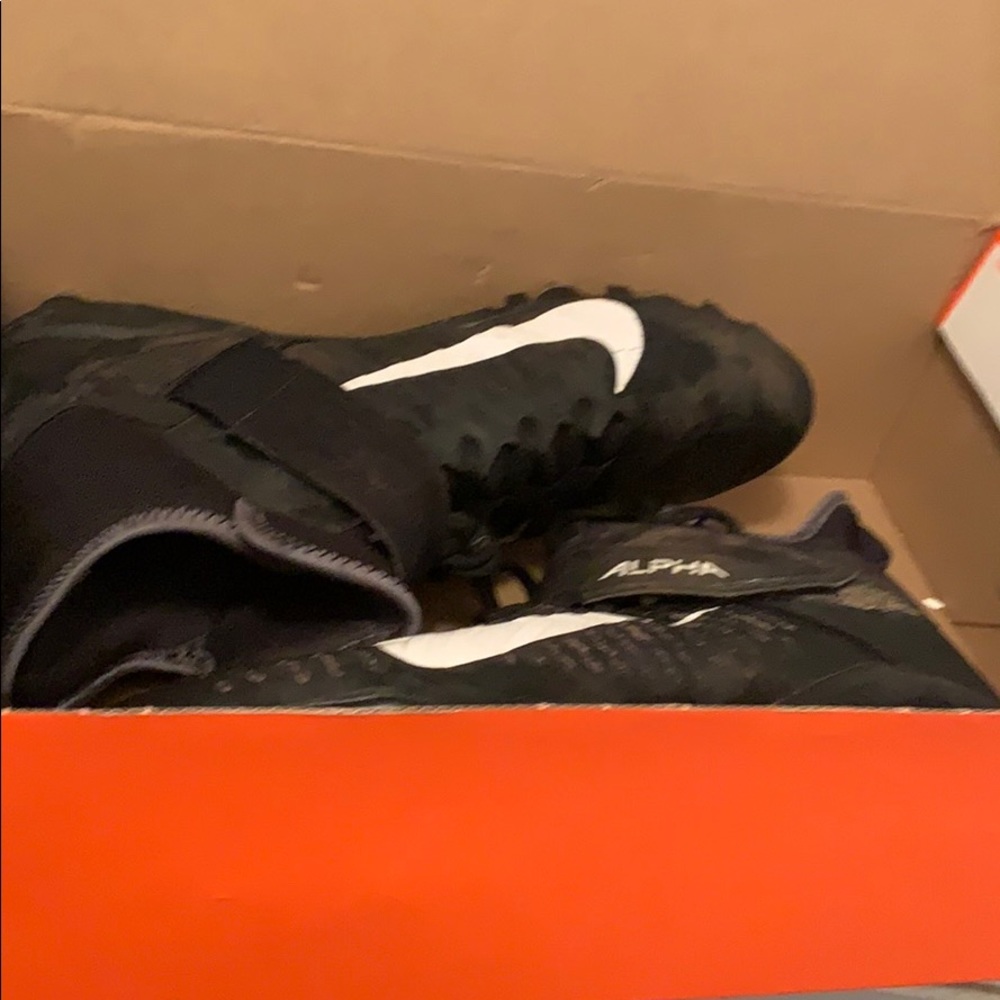 Nike alpha menace pro 2 d cleats size 10.5